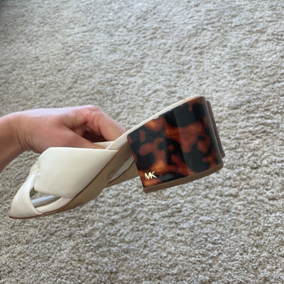 White Tortoise Shell Heels - Picture 3 of 4